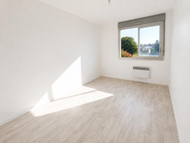 
                                                                                        Vente
                                                                                         Montchat, 93m², annexes rares : garage + cave 25m²