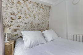 Location
Montmartre - Tertre 1 BD (loyer tout inclus)