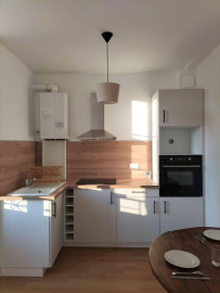 
                                                                                        Location
                                                                                         MONTMORILLON CENTRE - Appartement de type 3