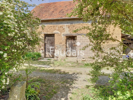 
                                                                                        Vente
                                                                                         MOON-SUR-ELLE Maison en pierre avec 2.4ha