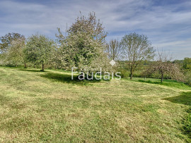 
                                                                                        Vente
                                                                                         MOON-SUR-ELLE Maison en pierre avec 2.4ha