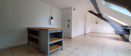 
                                                                                        Location
                                                                                         Nantes, T2 de 45 m² mansardé poutres apparentes