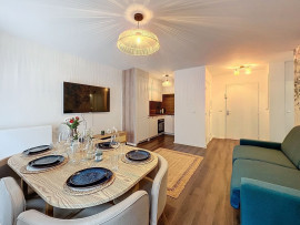 Location
New renovated apartment just 1 min from train station RER Val D’Europe , free parking underground (loyer tout inclus)