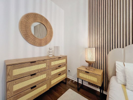 Location
New renovated apartment just 1 min from train station RER Val D’Europe , free parking underground (loyer tout inclus)
