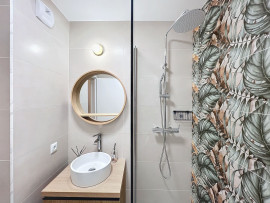 Location
New renovated apartment just 1 min from train station RER Val D’Europe , free parking underground (loyer tout inclus)