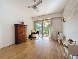 
                                                                                        Vente
                                                                                         Nice - 4 pièces traversant au coeur d'une résidence élégante