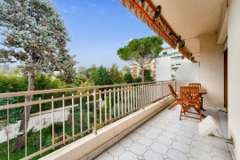 Vente
Nice - Au calme d'une rue paisible dans le quartier Cimiez Flirey