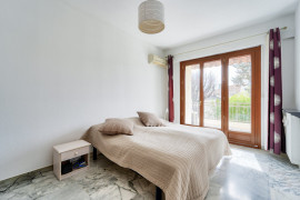 Vente
Nice - Au calme d'une rue paisible dans le quartier Cimiez Flirey