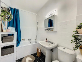 
                                                                                        Vente
                                                                                         Nice - Bas Fabron - 2 pièces 42m2 dernier étage