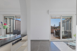 
                                                                                        Vente
                                                                                         NICE – Boulevard de Cessole / Dernier étage avec grande terrasse