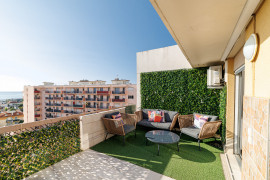 
                                                                                        Location
                                                                                         NICE / CARRAS - Appartement 3 pièces MEUBLE avec vue mer