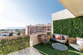 
                                                                                        Location
                                                                                         NICE / CARRAS - Appartement 3 pièces MEUBLE avec vue mer