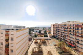 
                                                                                        Location
                                                                                         NICE / CARRAS - Appartement 3 pièces MEUBLE avec vue mer