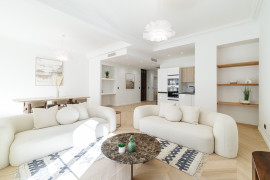 
                                                                                        Vente
                                                                                         Nice - Carré d'Or - Grand 4 pièces traversant de 120m2 entièrement rénové