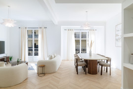 
                                                                                        Vente
                                                                                         Nice - Carré d'Or - Grand 4 pièces traversant de 120m2 entièrement rénové