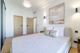 
                                                                                        Vente
                                                                                         Nice - Carré d'Or - Grand 4 pièces traversant de 120m2 entièrement rénové