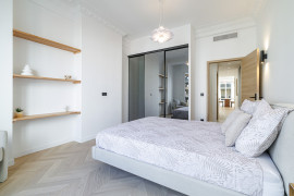 
                                                                                        Vente
                                                                                         Nice - Carré d'Or - Grand 4 pièces traversant de 120m2 entièrement rénové