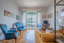 
                                                                                        Vente
                                                                                         Nice - Centre Ville : Appartement 3 pièces