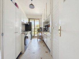 
                                                                                        Vente
                                                                                         Nice Cimiez - 3 pièces avec grande terrasse offrant une vue dégagée sur la mer