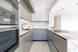 
                                                                                        Vente
                                                                                         Nice - Cimiez - 3 pièces de 84,69 m² entièrement rénové avec terrasse et garage