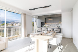 
                                                                                        Vente
                                                                                         Nice - Cimiez - 3 pièces de 84,69 m² entièrement rénové avec terrasse et garage