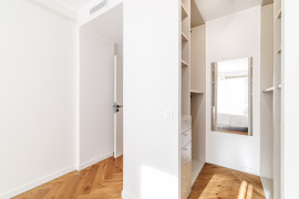 
                                                                                        Vente
                                                                                         Nice - Cimiez - 3 pièces de 84,69 m² entièrement rénové avec terrasse et garage