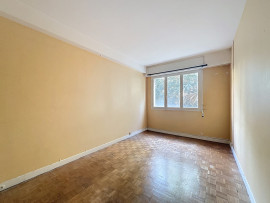 Vente
Nice Cimiez - 3 pièces familial à rénover
