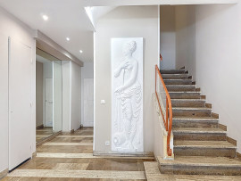 
                                                                                        Vente
                                                                                         Nice Cimiez - 3 pièces familial à rénover