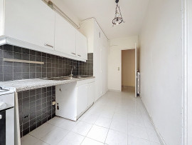 
                                                                                        Vente
                                                                                         Nice Cimiez - 3 pièces familial à rénover