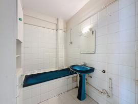 
                                                                                        Vente
                                                                                         Nice Cimiez - 3 pièces familial à rénover