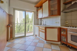 
                                                                                        Vente
                                                                                         Nice Cimiez - 3 pièces lumineux en avant dernier étage