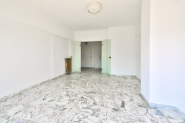 
                                                                                        Vente
                                                                                         Nice Cimiez - 3 pièces lumineux en avant dernier étage