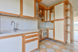 
                                                                                        Vente
                                                                                         Nice Cimiez - 3 pièces lumineux en avant dernier étage