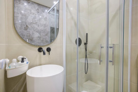 
                                                                                        Vente
                                                                                         Nice - Cimiez  - beau  3 pièces de 73 m² avec terrasse et entièrement rénové
