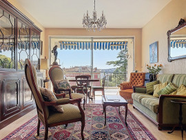 
                                                                                        Vente
                                                                                         Nice Cimiez / Cemenelum - Spacieux 3 pièces avec vue mer dans prestigieuse résidence avec parc