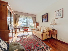 
                                                                                        Vente
                                                                                         Nice Cimiez / Cemenelum - Spacieux 3 pièces avec vue mer dans prestigieuse résidence avec parc