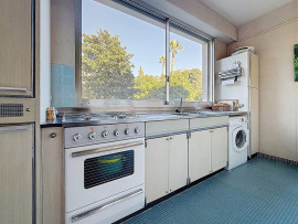
                                                                                        Vente
                                                                                         Nice Cimiez / Cemenelum - Spacieux 3 pièces avec vue mer dans prestigieuse résidence avec parc