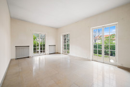 
                                                                                        Vente
                                                                                         Nice Cimiez - Charmante maison de plain-pied aux airs andalous proche du Musée Chagall