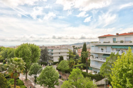 
                                                                                        Vente
                                                                                         Nice Cimiez - Magnifique 3 pièces rénové dans résidence de standing
