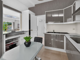 
                                                                                        Vente
                                                                                         Nice Cimiez - Proche Centre ville et collège Stanislas, beau 3 pièces 87m2 en Rez de Jardin