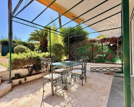 
                                                                                        Vente
                                                                                         Nice Cimiez - Proche Centre ville et collège Stanislas, beau 3 pièces 87m2 en Rez de Jardin