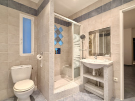 
                                                                                        Vente
                                                                                         Nice Cimiez - Proche Centre ville et collège Stanislas, beau 3 pièces 87m2 en Rez de Jardin