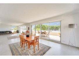Vente
Nice Cimiez - Rare - Toit-terrasse avec espace de vie de 152 m2 et ses deux immenses terrasses