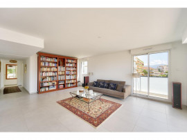Vente
Nice Cimiez - Rare - Toit-terrasse avec espace de vie de 152 m2 et ses deux immenses terrasses