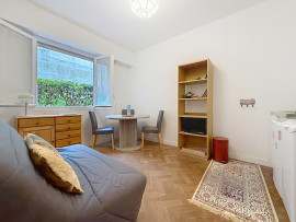 
                                                                                        Vente
                                                                                         Nice Cimiez - Studio dans une résidence avec parc et gardien idéal pour les investisseurs