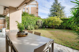 
                                                                                        Vente
                                                                                         Nice Cimiez - Superbe 4 pièces en rez de jardin