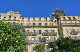 
                                                                                        Vente
                                                                                         NICE CIMIEZ - Superbe appartement atypique dans Palais bourgeois
