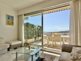 
                                                                                        Vente
                                                                                         Nice Cimiez - Superbe appartement en dernier étage avec vue exceptionnelle mer et jardin