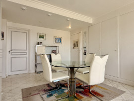 
                                                                                        Vente
                                                                                         Nice Cimiez - Superbe appartement en dernier étage avec vue exceptionnelle mer et jardin