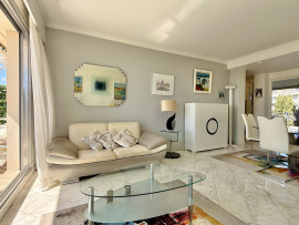 
                                                                                        Vente
                                                                                         Nice Cimiez - Superbe appartement en dernier étage avec vue exceptionnelle mer et jardin